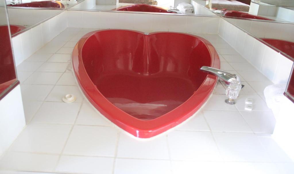 Suite Lune de Miel avec Bain à Remous