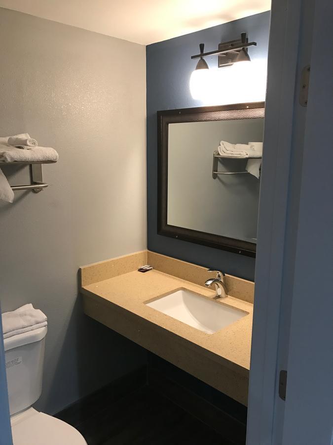 Standard King Room - Smoking,497426229:JPEG