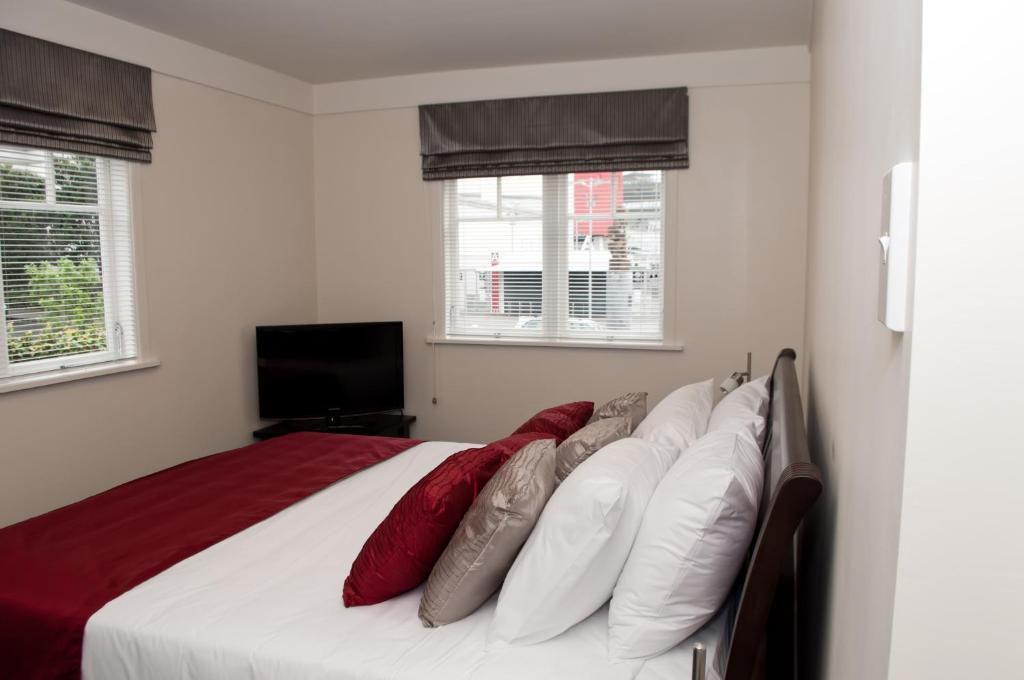 One-Bedroom Apartment,63012760:JPEG
