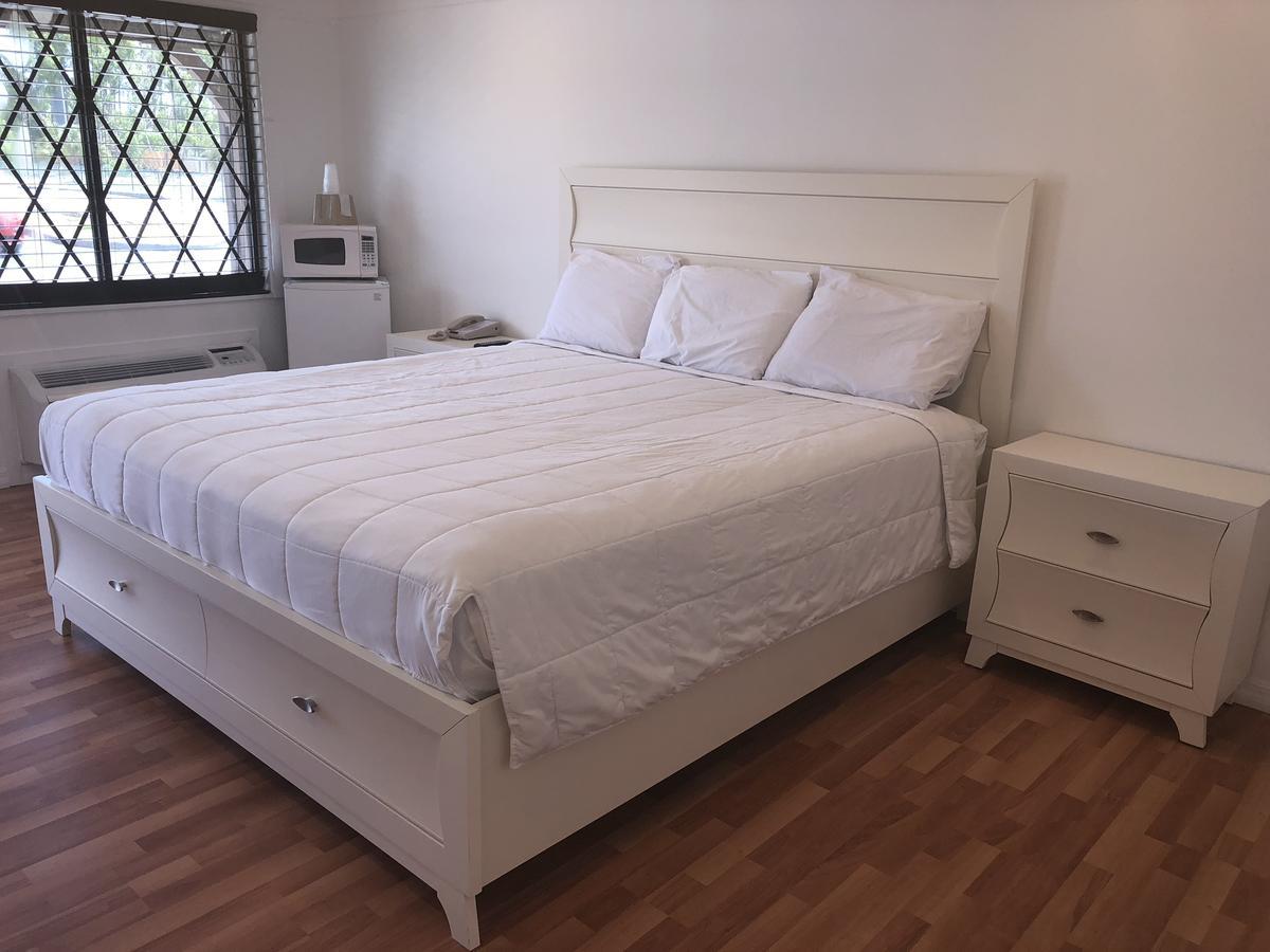 One Double Bed Room,632854131:JPEG