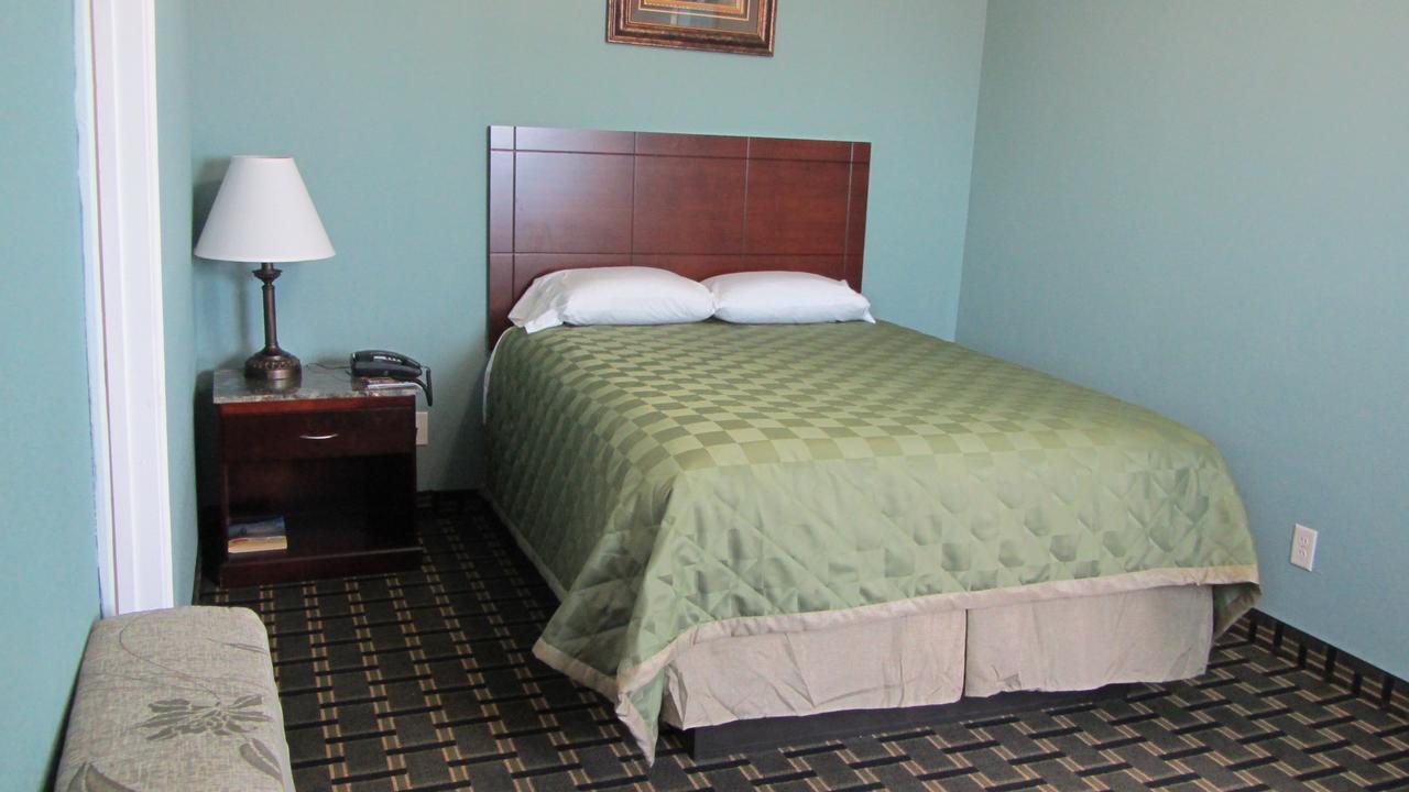 Single Room,648778914:JPEG