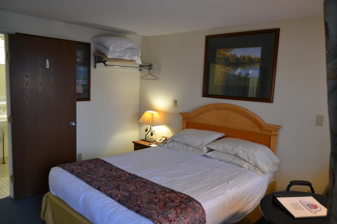 Standard Queen Room