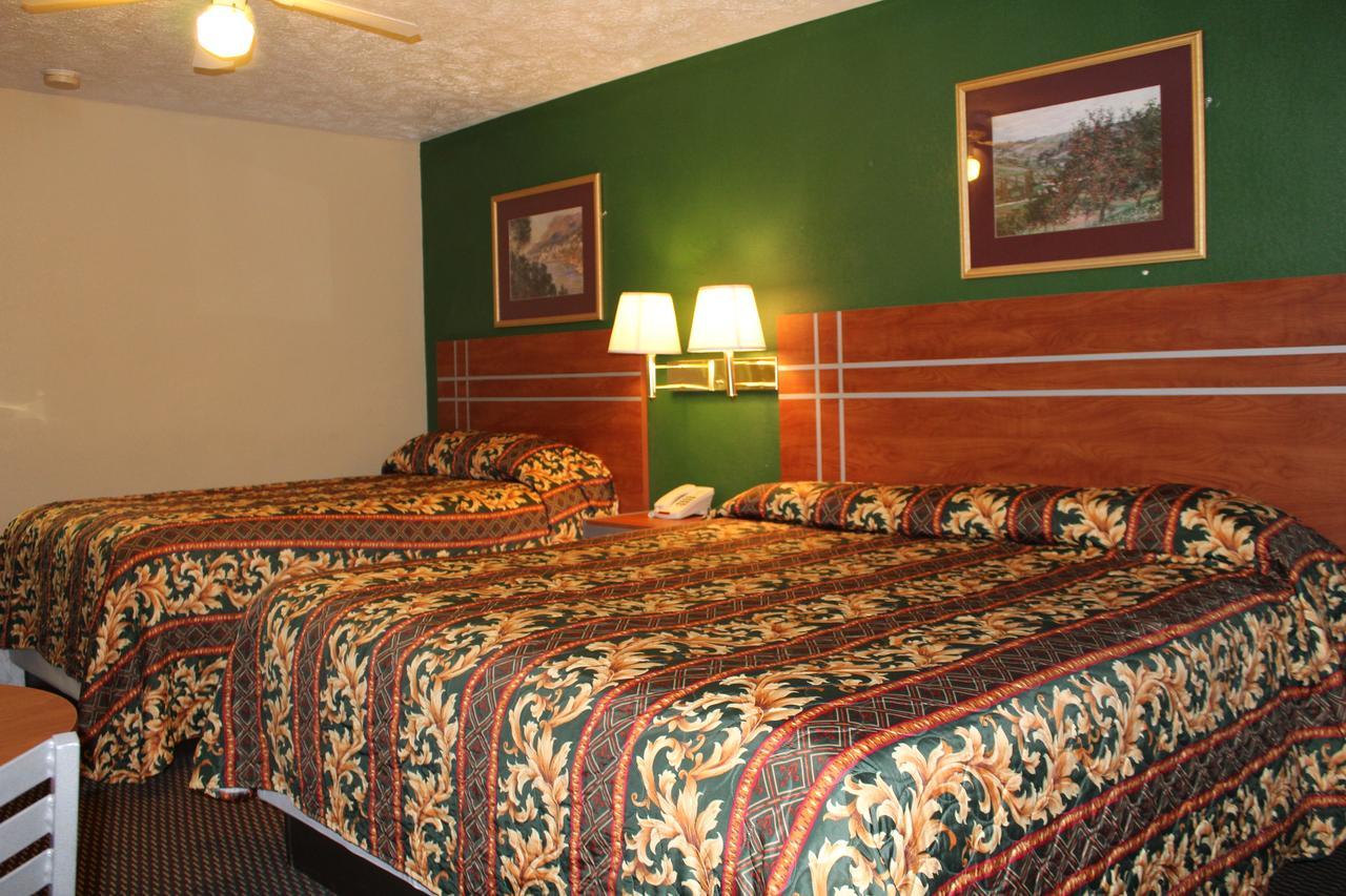 Double Room with Two Double Beds - Smoking,657655062:JPEG