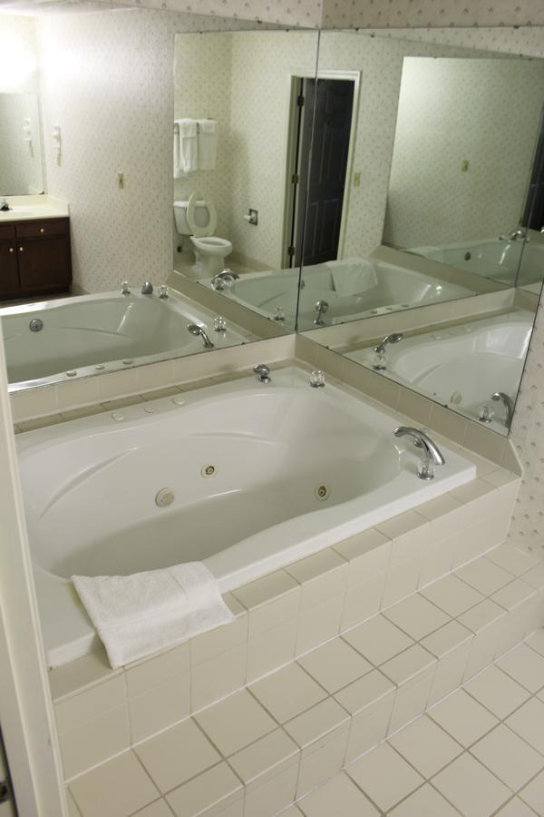 King Room Spa Bath