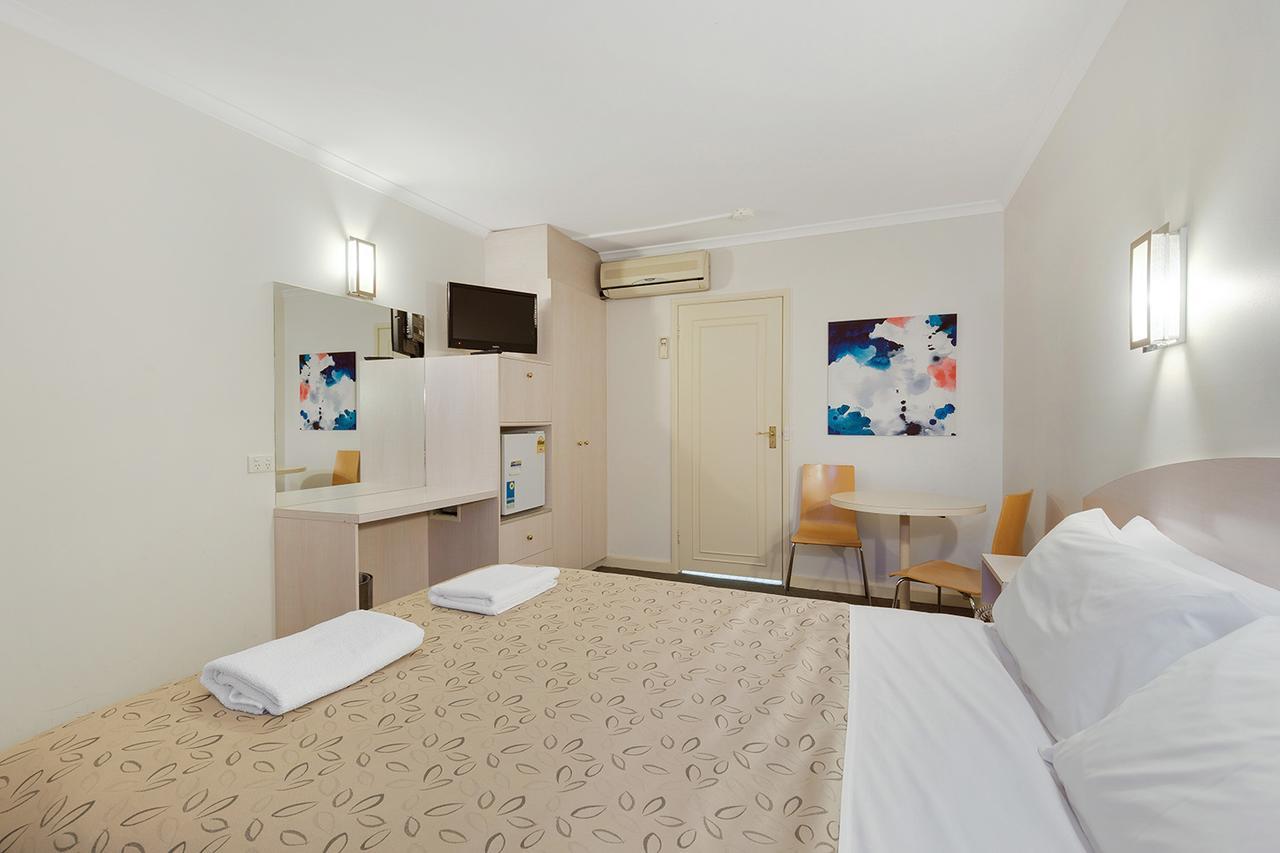 Standard Queen Room