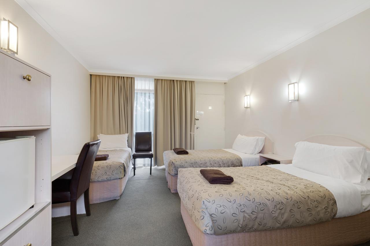 Queen Single Room
