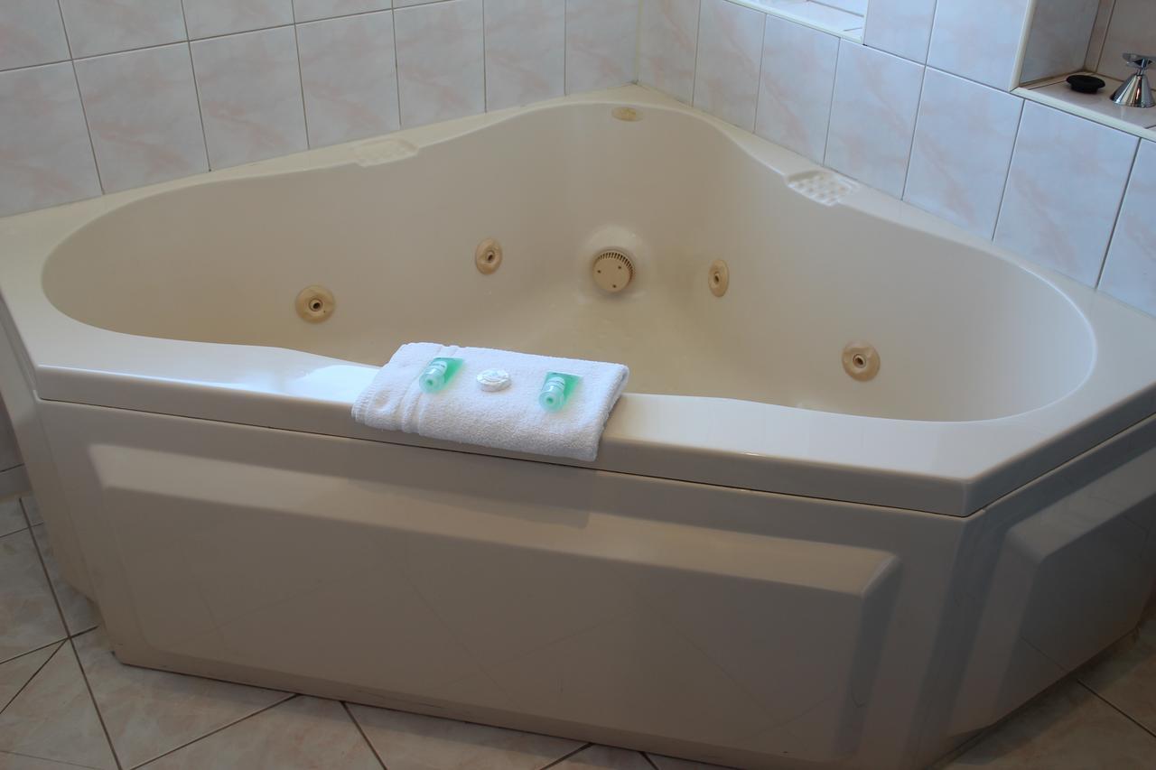 Deluxe Spa Room,644797104:JPEG
