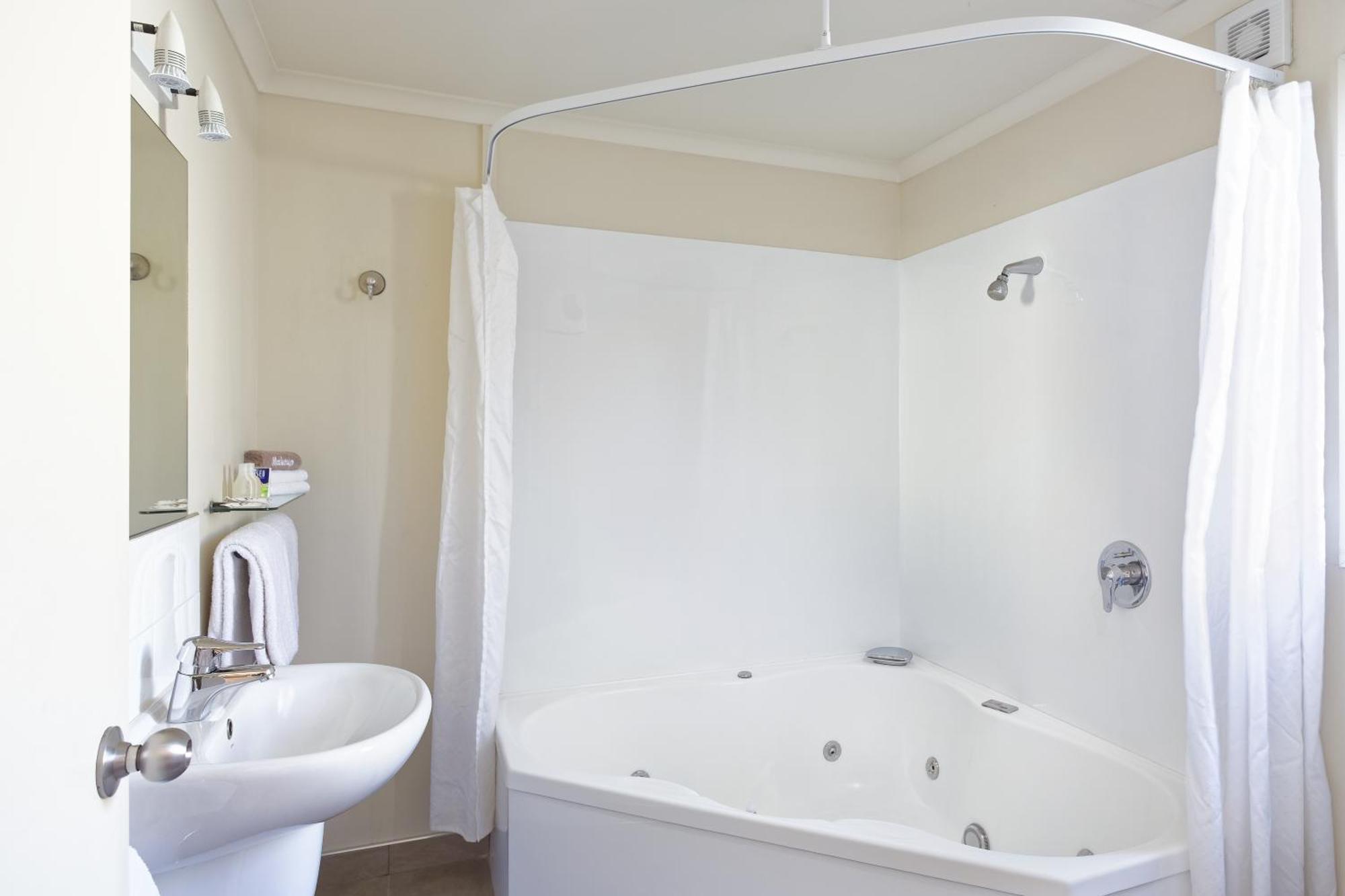 Queen Studio Private Spa Bath
