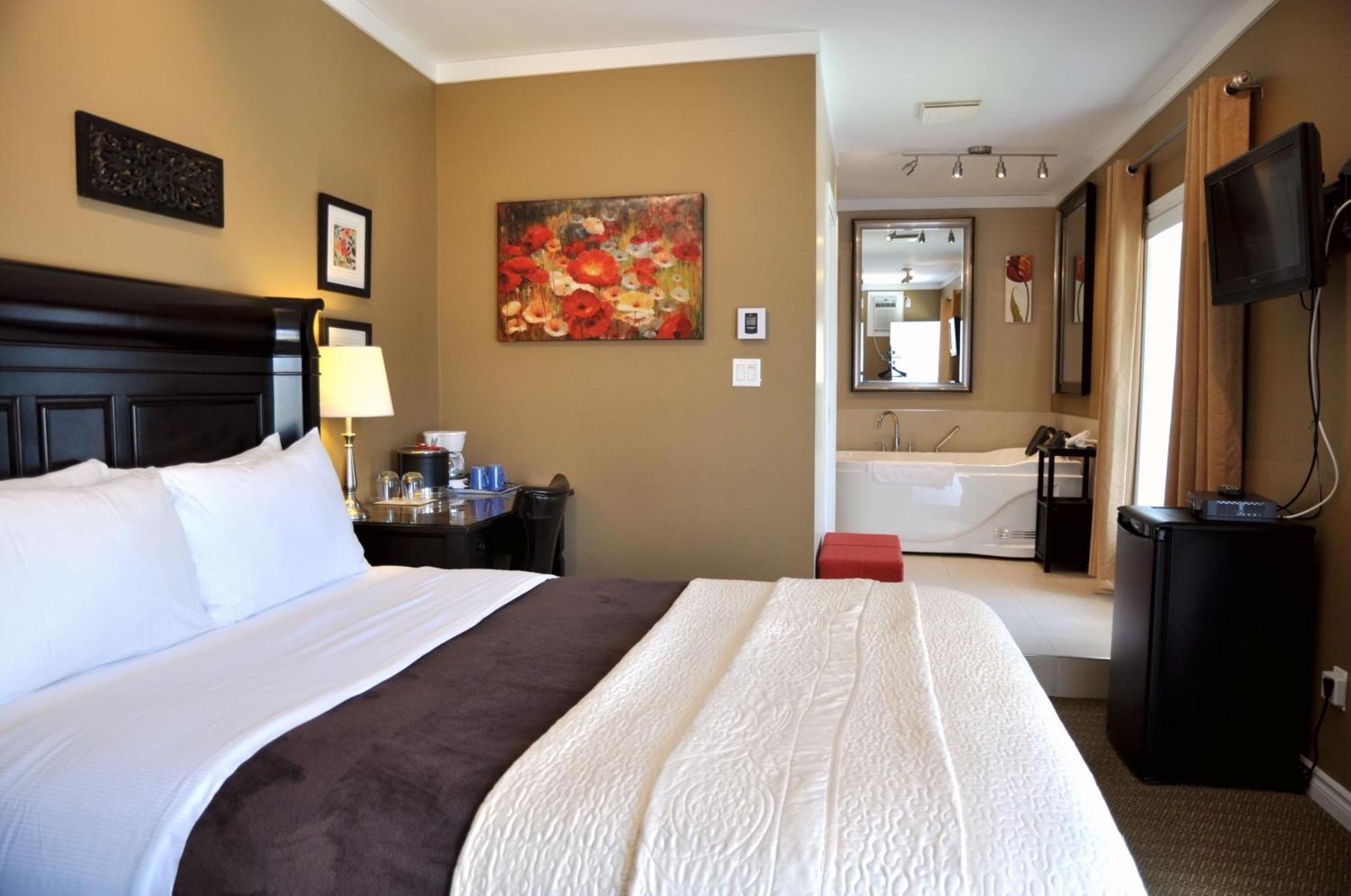 Queen Room with Spa Bath,707248966:JPEG