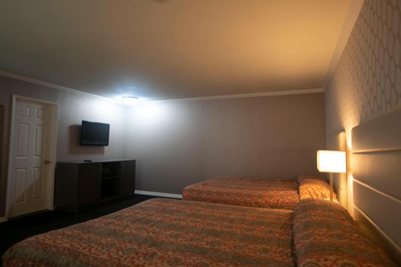 Queen Room with Two Queen Beds,1448306800:JPEG