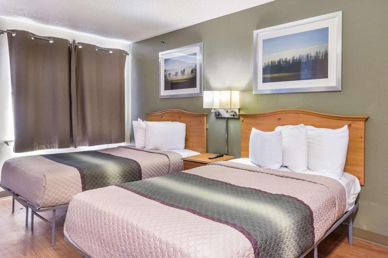 Studio Room with Two Double Beds Disability Access Non-Smoking