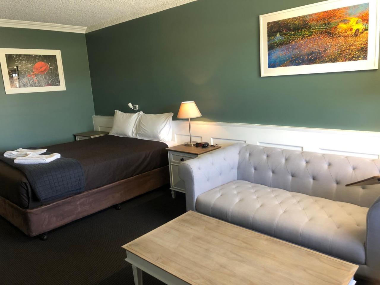 Heritage Queen Room