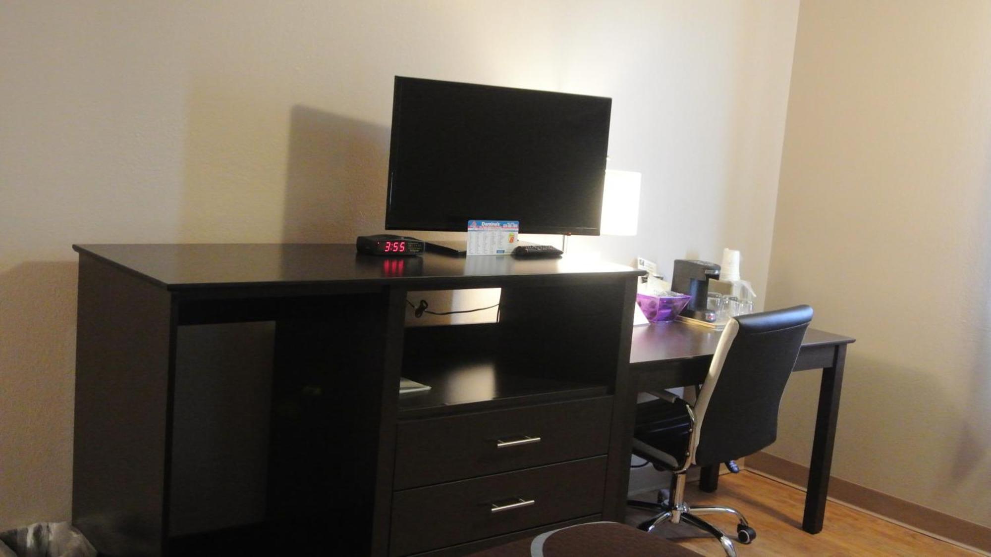 Deluxe King Room - Non-Smoking,1282079137:JPEG