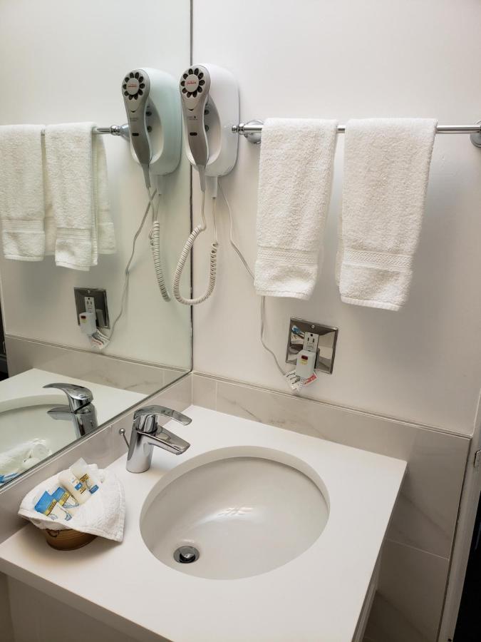 One Bedroom Suite with Kitchen,967323547:JPEG