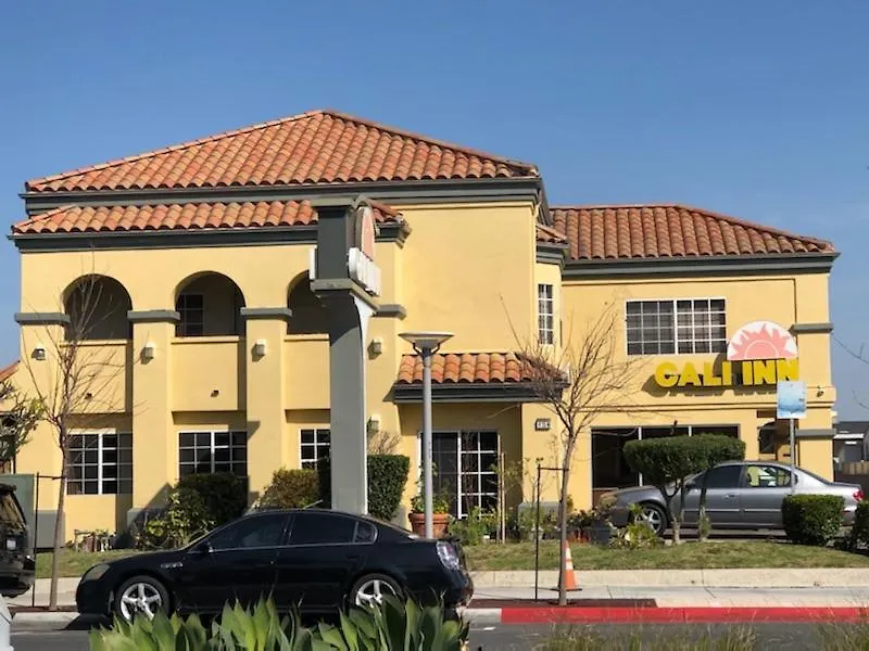 Cali Inn-1