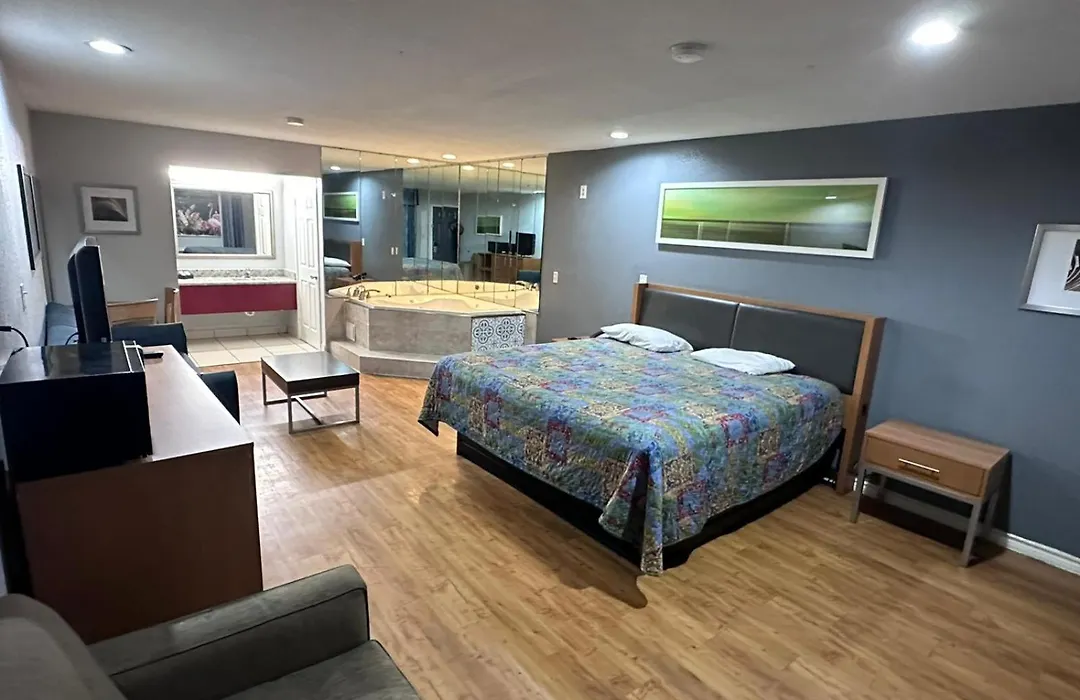 Mustang Inn And Suites-1