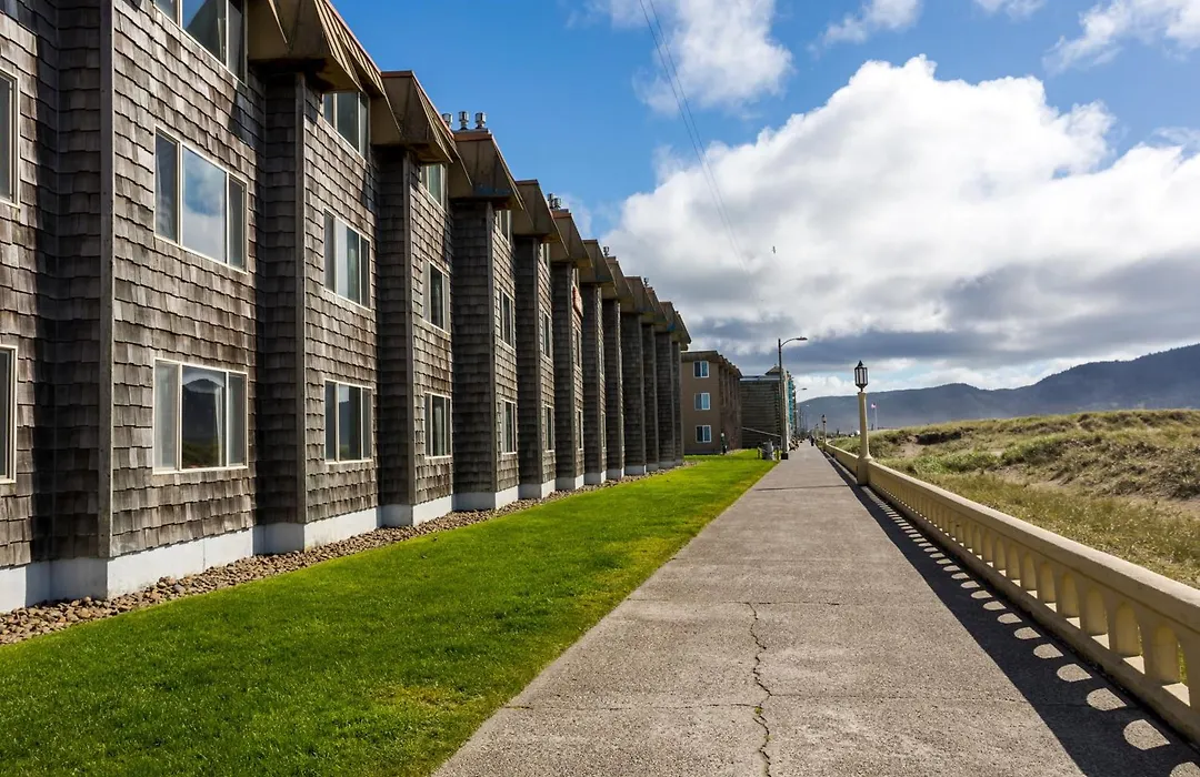 Ebb Tide Oceanfront Inn-1