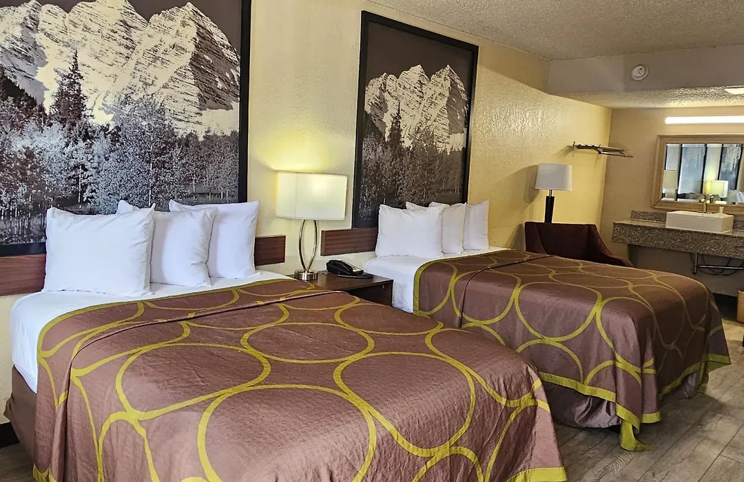 Super 8 By Wyndham Denver Central-1