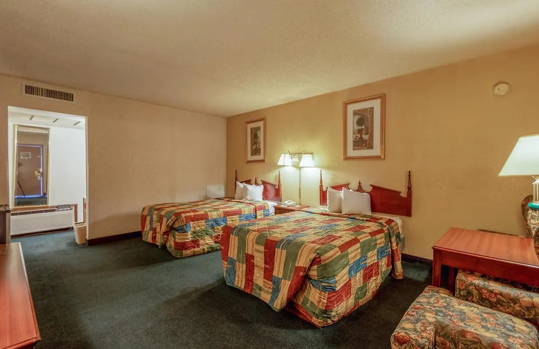 Royal Holiday Motel By Belvilla Gallup I-40-1