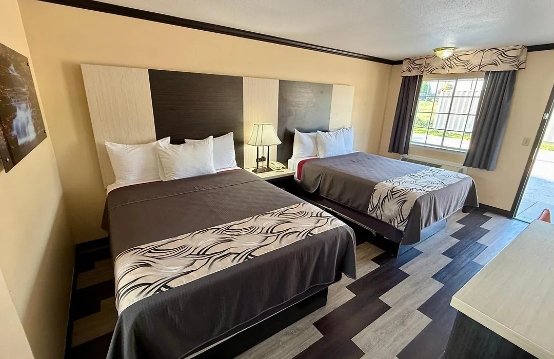 Regency 7 Motel-1