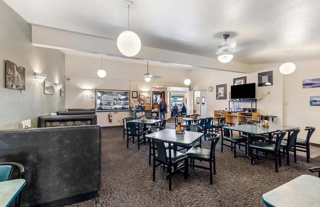 Breeze Inn Hotel-1