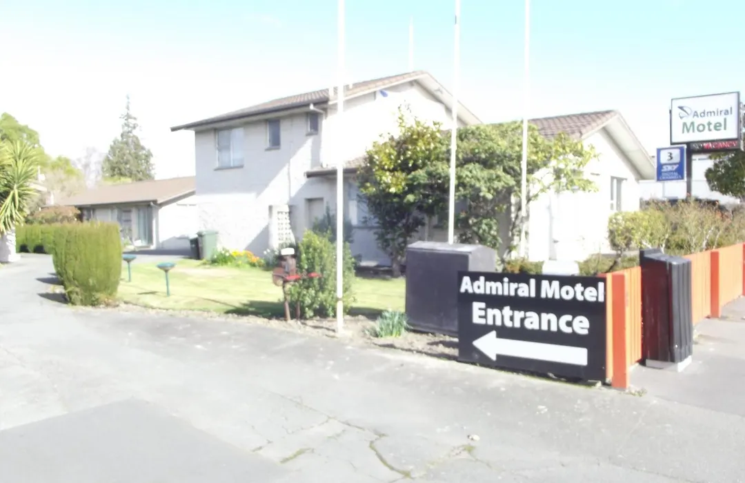 Admiral Motel-1