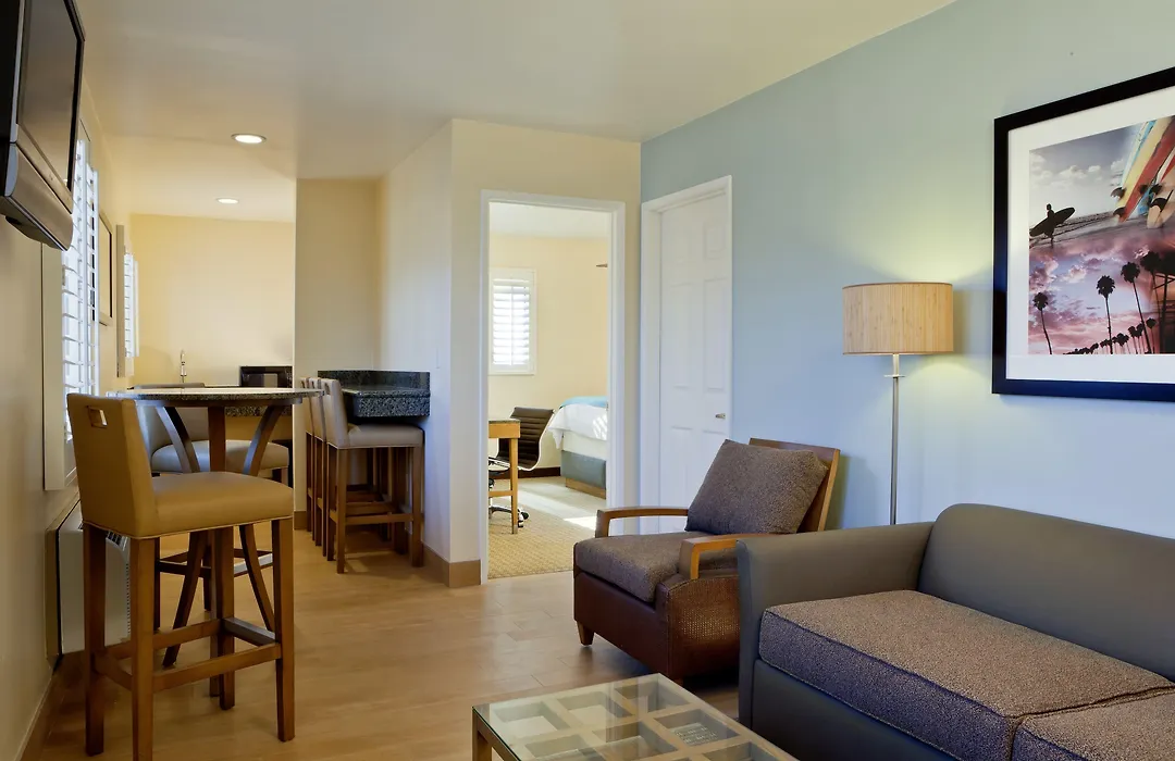 Pb Surf Beachside Inn-1