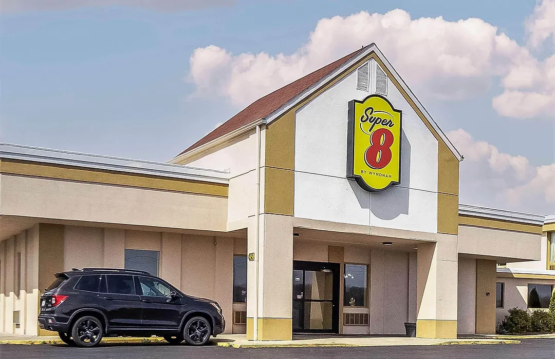 Super 8 By Wyndham Indianapolis South-1