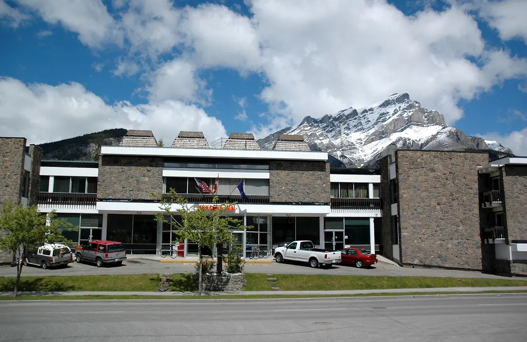 Banff Voyager Inn-1