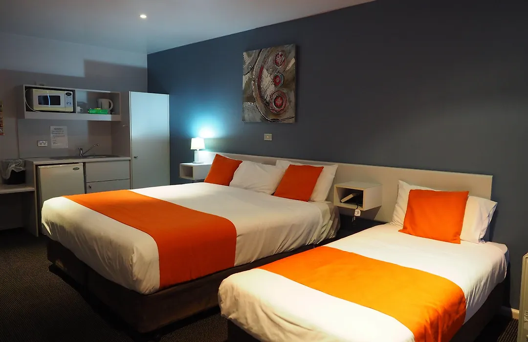 Waterfront Lodge Motel-1