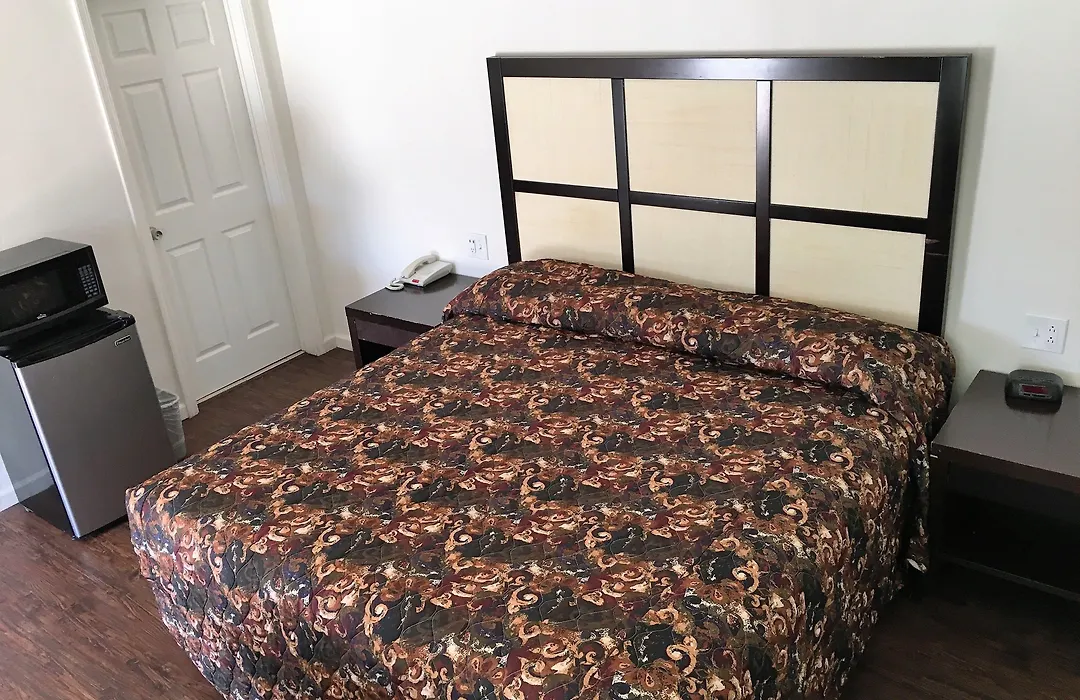 Roswell Inn-1