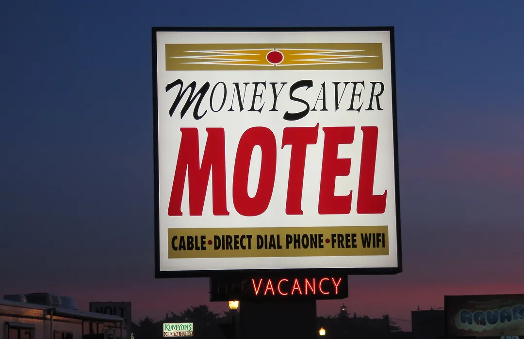 Seven Seas Inn & Suites-1
