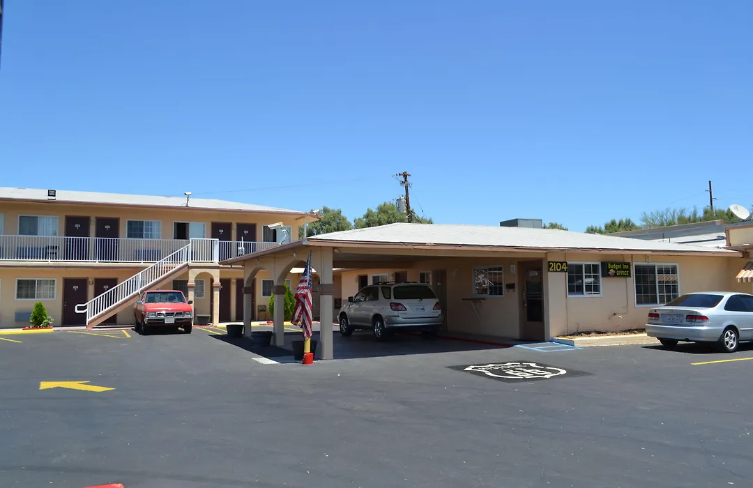 Budget Inn-1