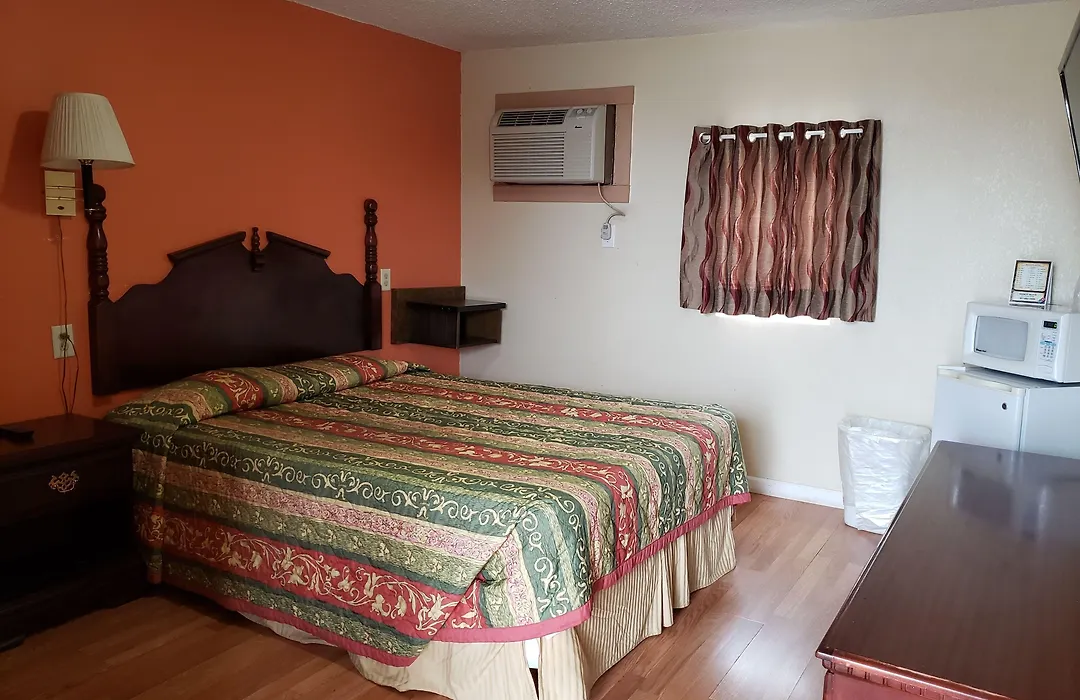 Mustang Motel-1