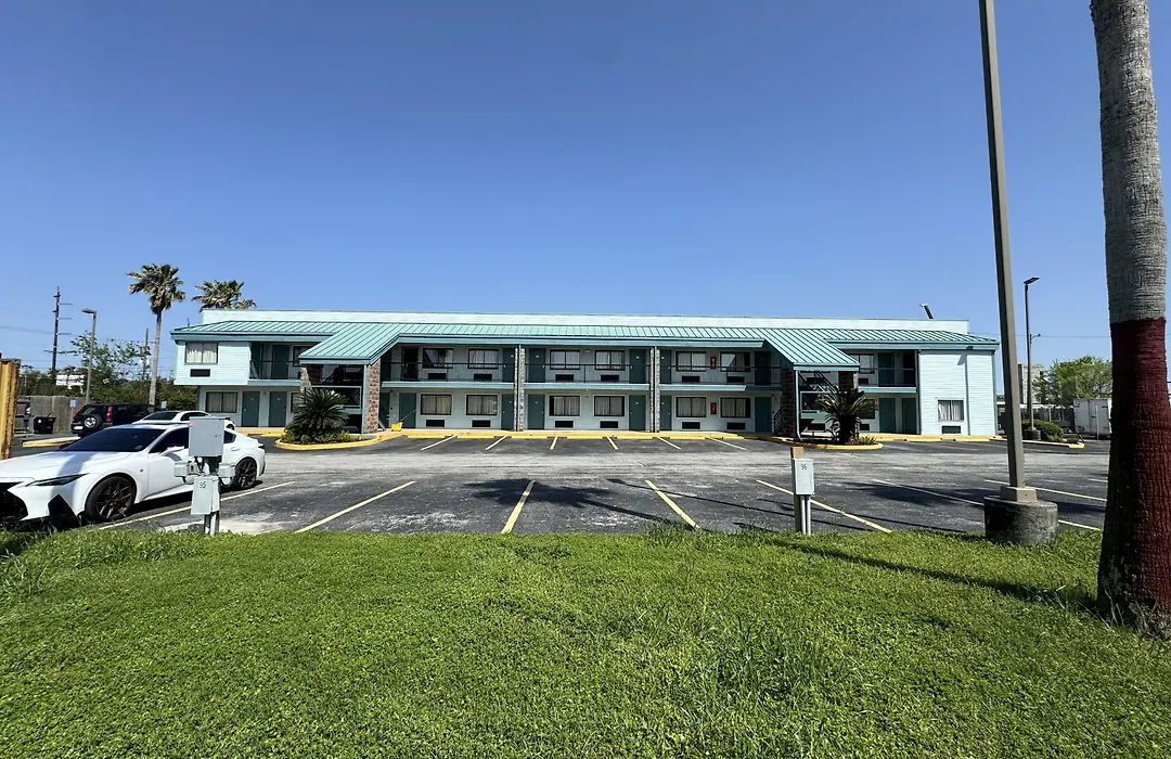 Nola Inn & Suites-1