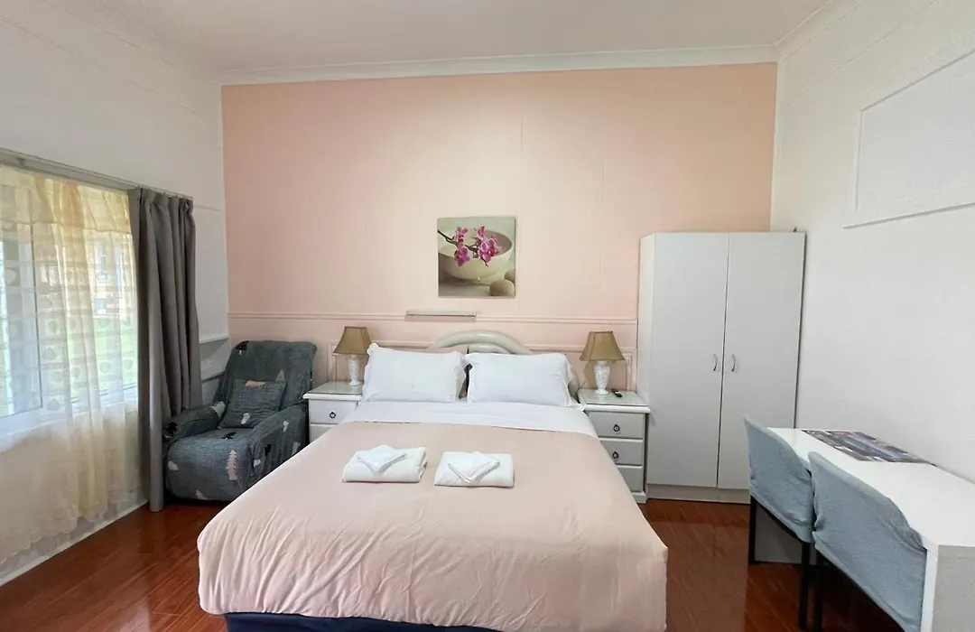 Major Innes Motel-1
