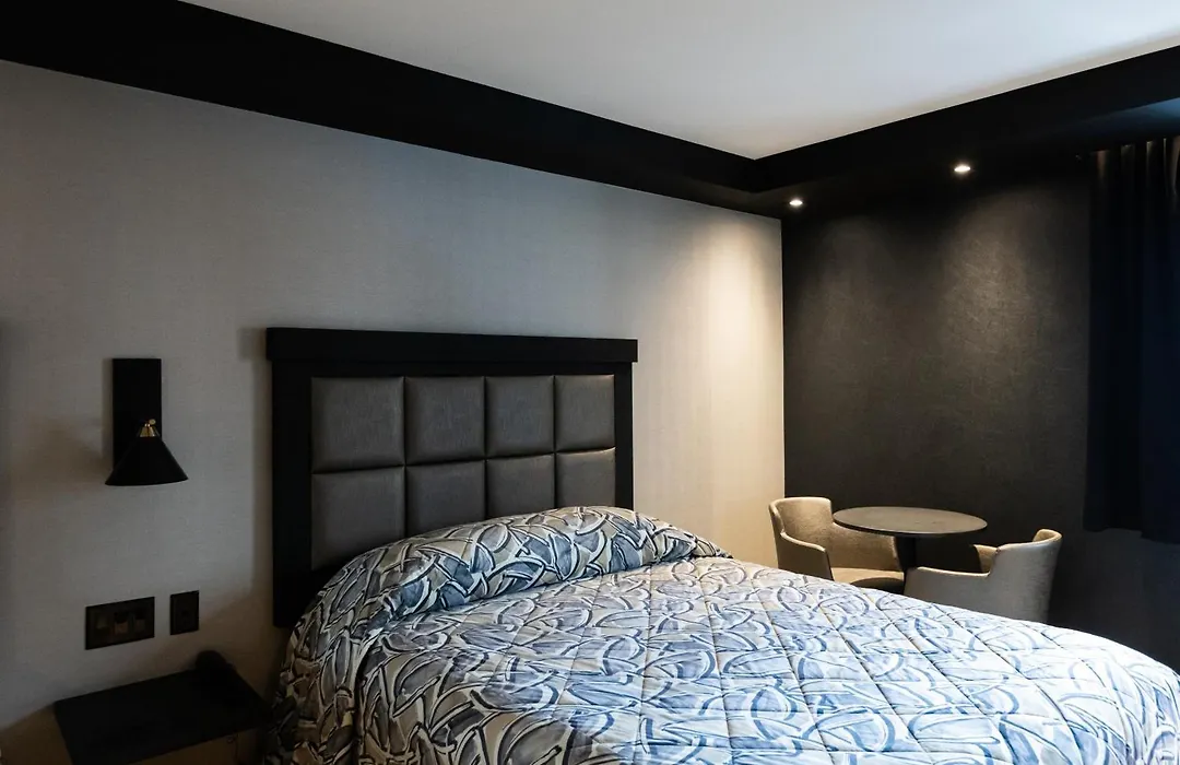 Hotel Le Chablis Cadillac-1
