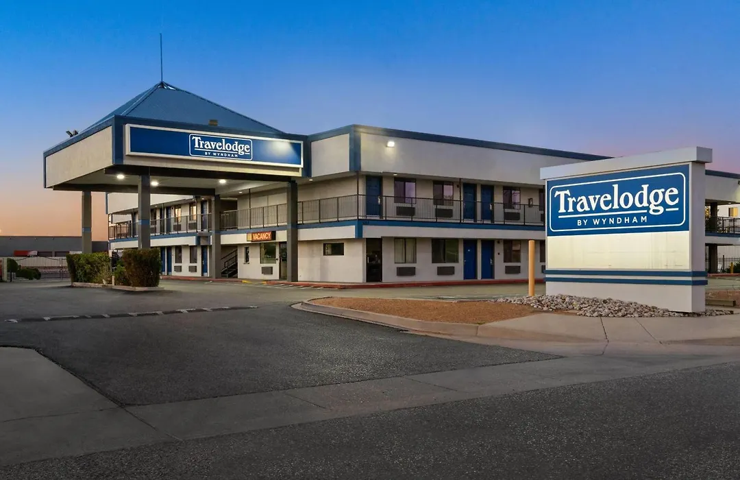 Travelodge By Wyndham Albuquerque West-1