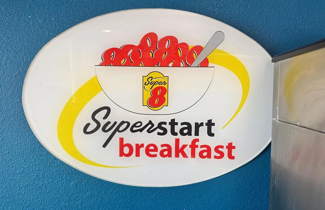 Super 8 By Wyndham Biloxi At The Beach-1