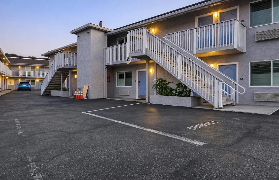 Pacific Inn Monterey-1