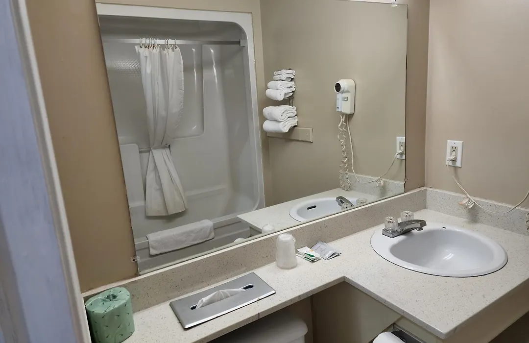 Knights Inn Lindsay-1