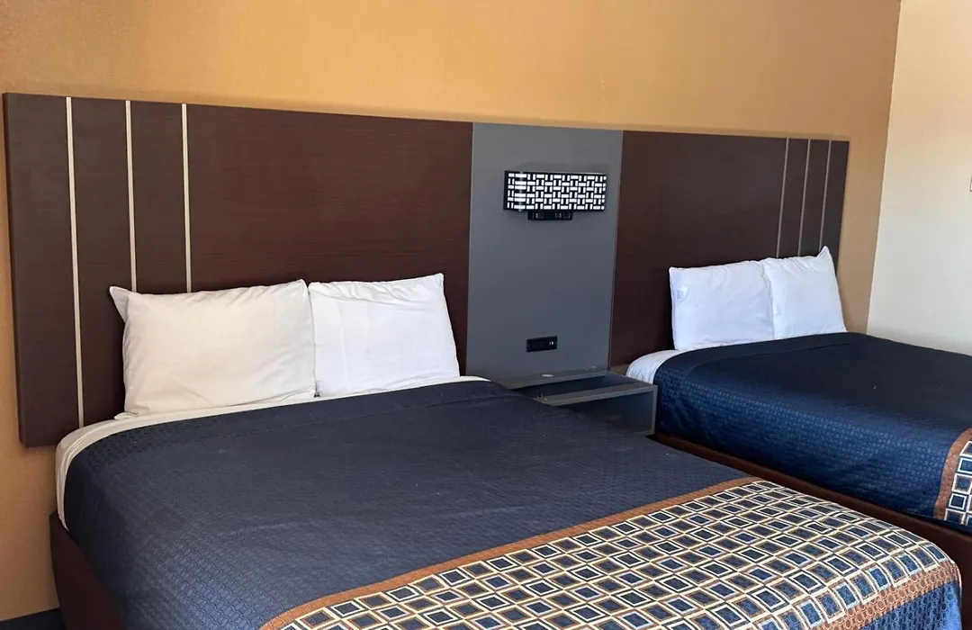 Villa West Inn-1