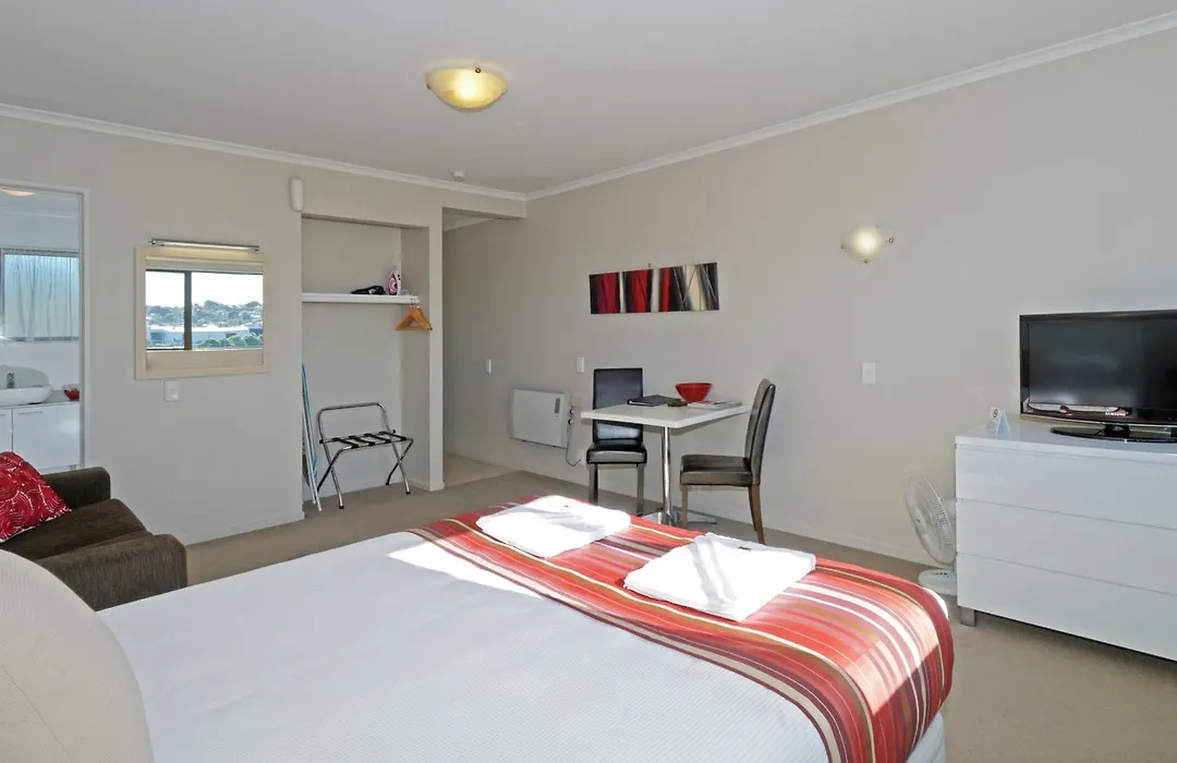 Airport Harbour Motel-1