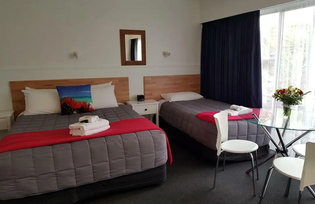 Courtesy Court Motel-1