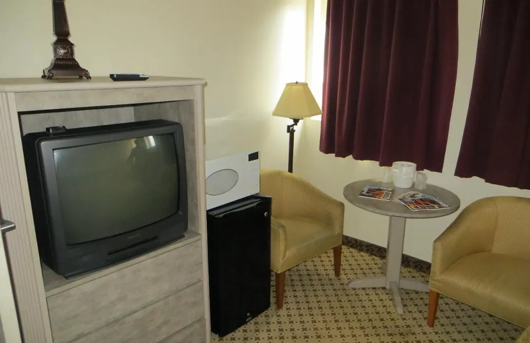 Amber Inn Chicago-1