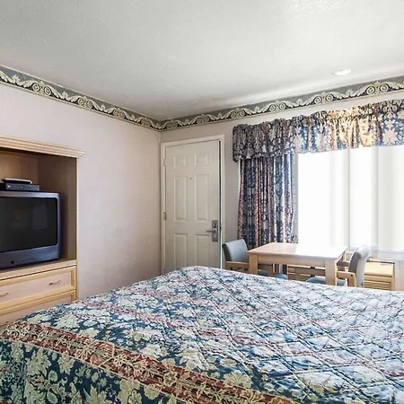 Rodeway Inn Monterey Near Fairgrounds-3