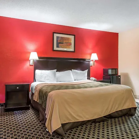 Econo Lodge-3
