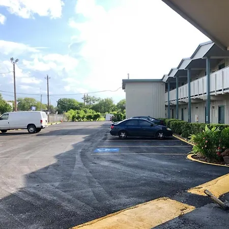Safari Inn Motel-2