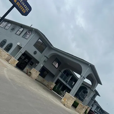 Mustang Inn And Suites-3
