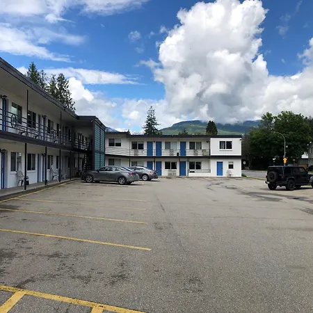 Revelstoke Lodge-2